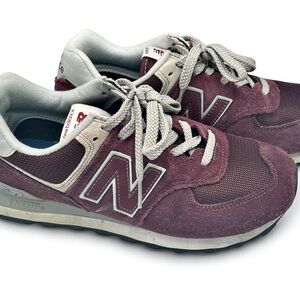 New Balance classics burgundy size 8 shoes